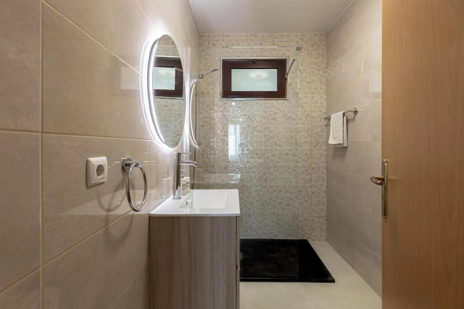 Apartamento Bela Vista Caniço 0*,