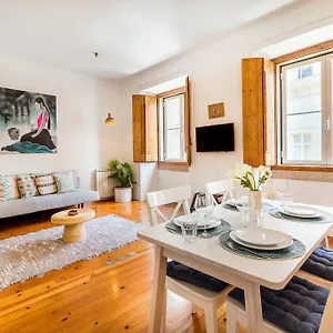 https://chiado-central-apartment.hotels-lisbon-portugal.com
